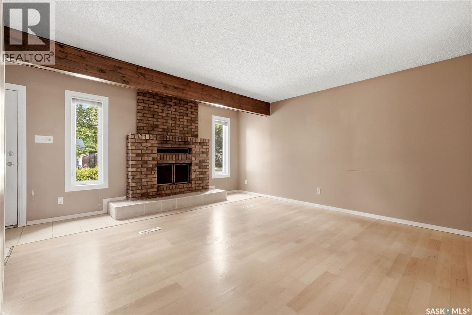 6 Osborne CRESCENT — photo 4
