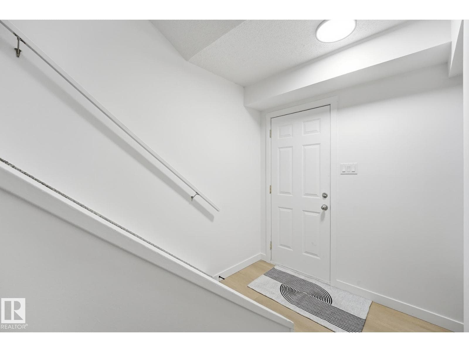 21 LAKEWOOD VG NW — photo 4
