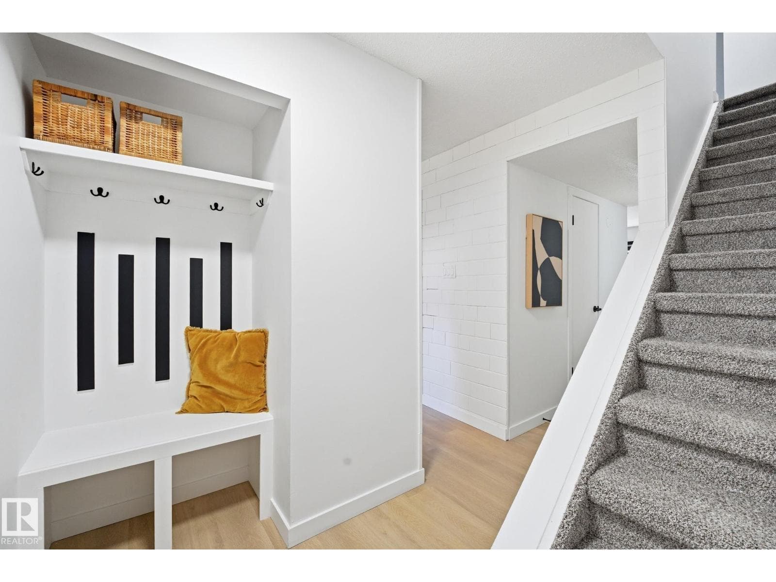 21 LAKEWOOD VG NW — photo 3