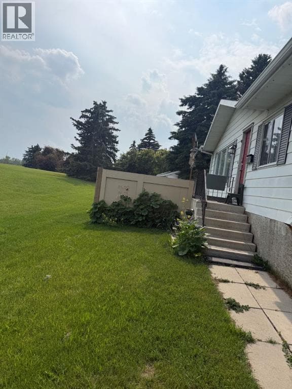 112 Huntstrom Drive NE — photo 2