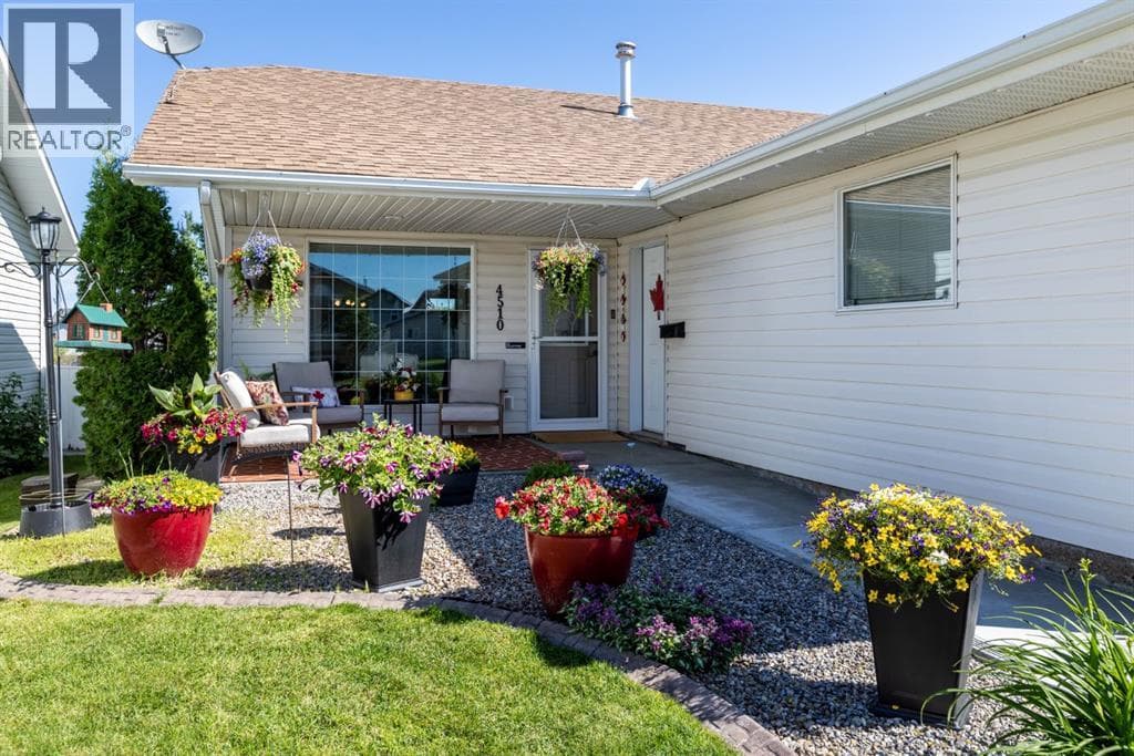 4510 54A Avenue Crescent — photo 3