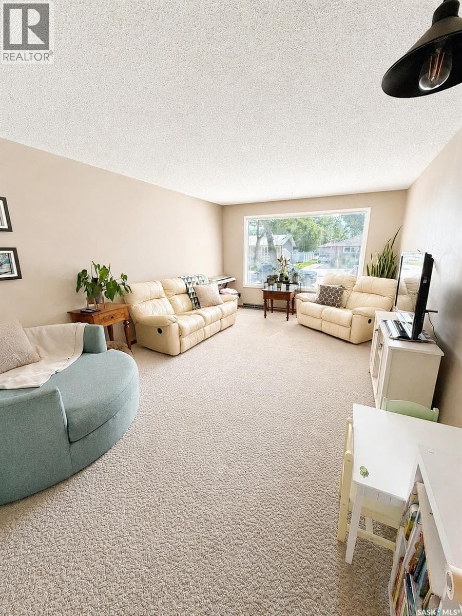 4266 Price AVENUE — photo 2