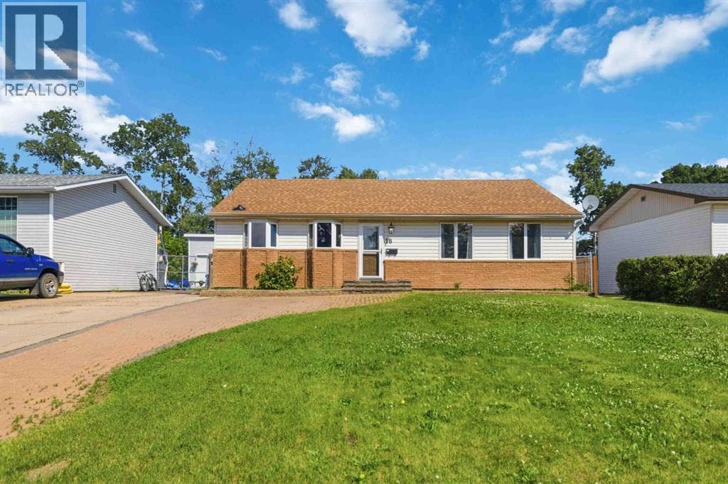 18 Clark Crescent