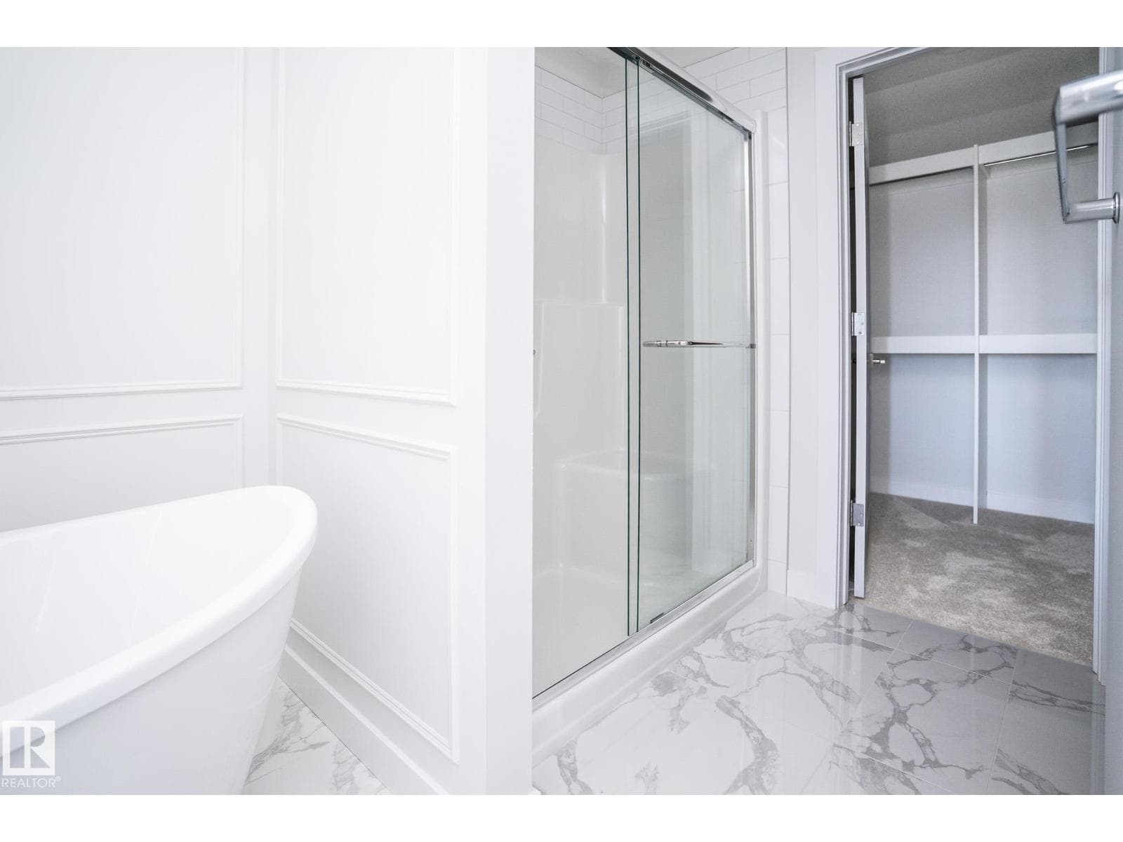 935 18 AV NW — photo 3