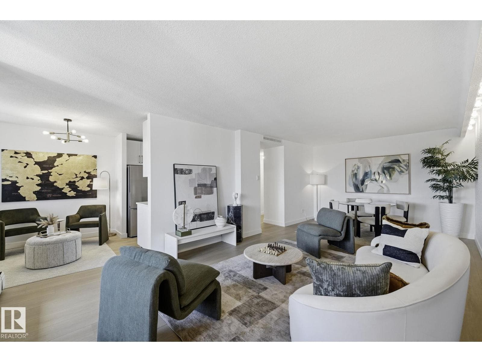 #1404 10160 115 ST NW