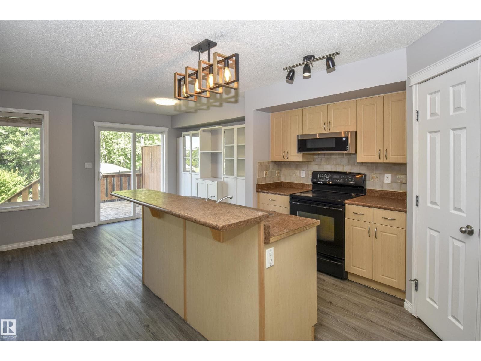 72 Hartwick LD — photo 2