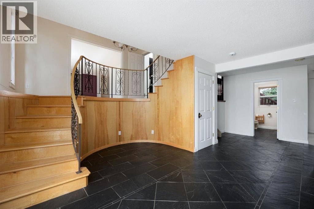 104 Dundas Road — photo 4