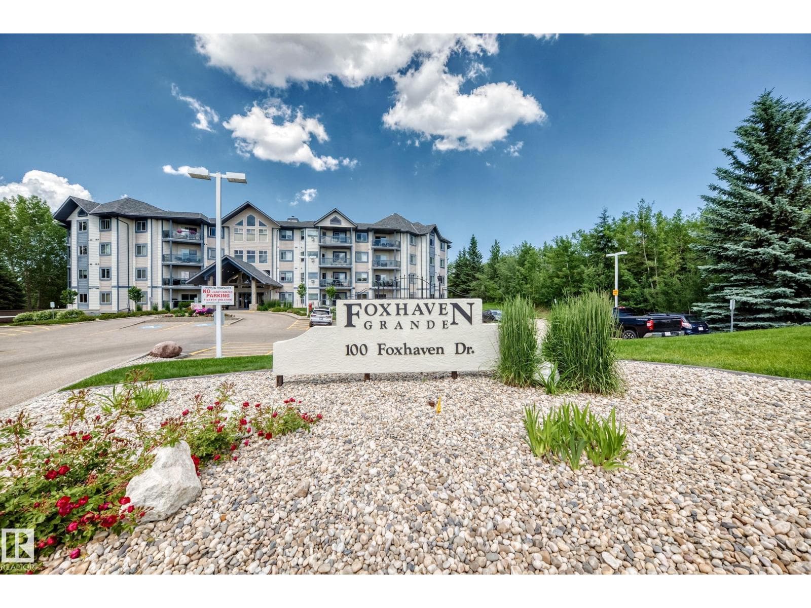 #419 100 FOXHAVEN DR