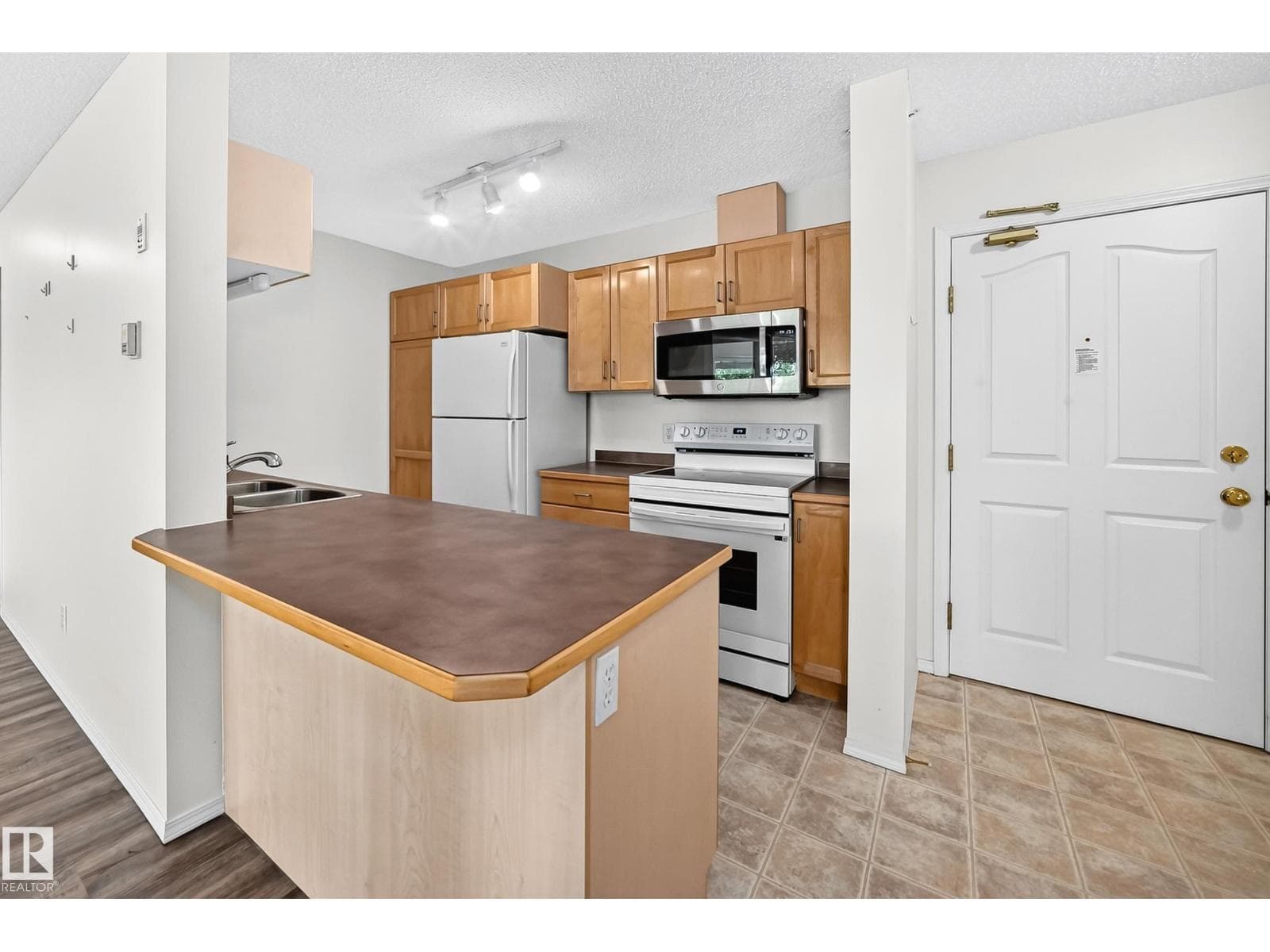 #419 100 FOXHAVEN DR — photo 4