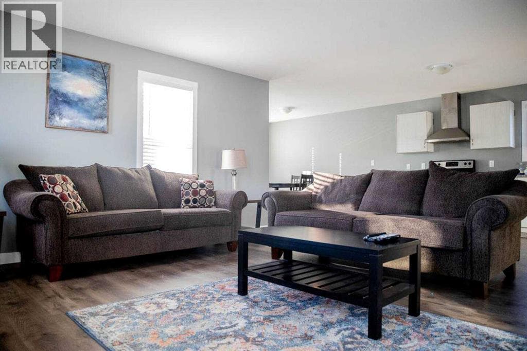 1048 Elk Avenue — photo 4
