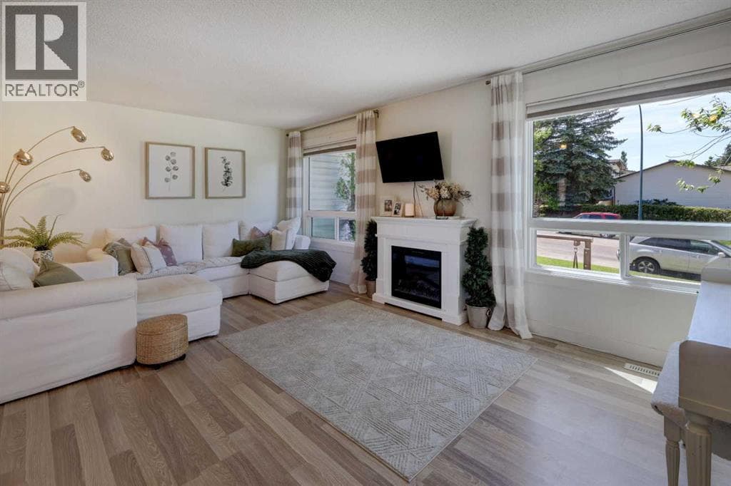 8320 Centre Street NE — photo 3