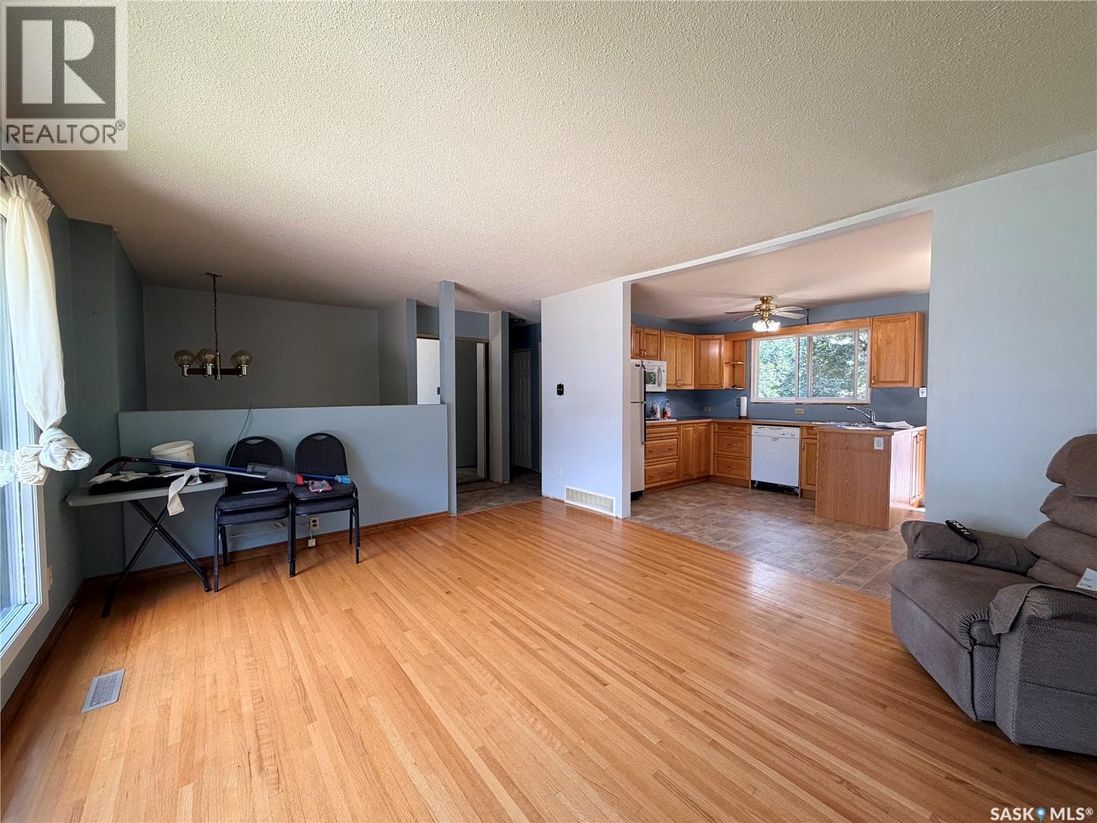 2221 BEDFORD AVENUE E — photo 4