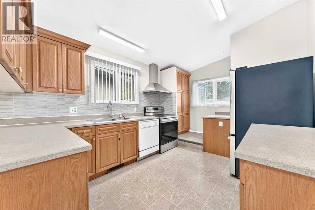 2912 Brentwood Boulevard NW — photo 4