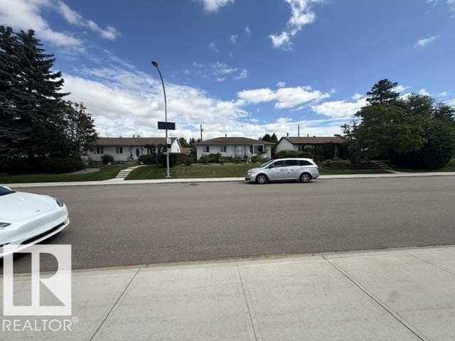 9128 129b Avenue NW — photo 4