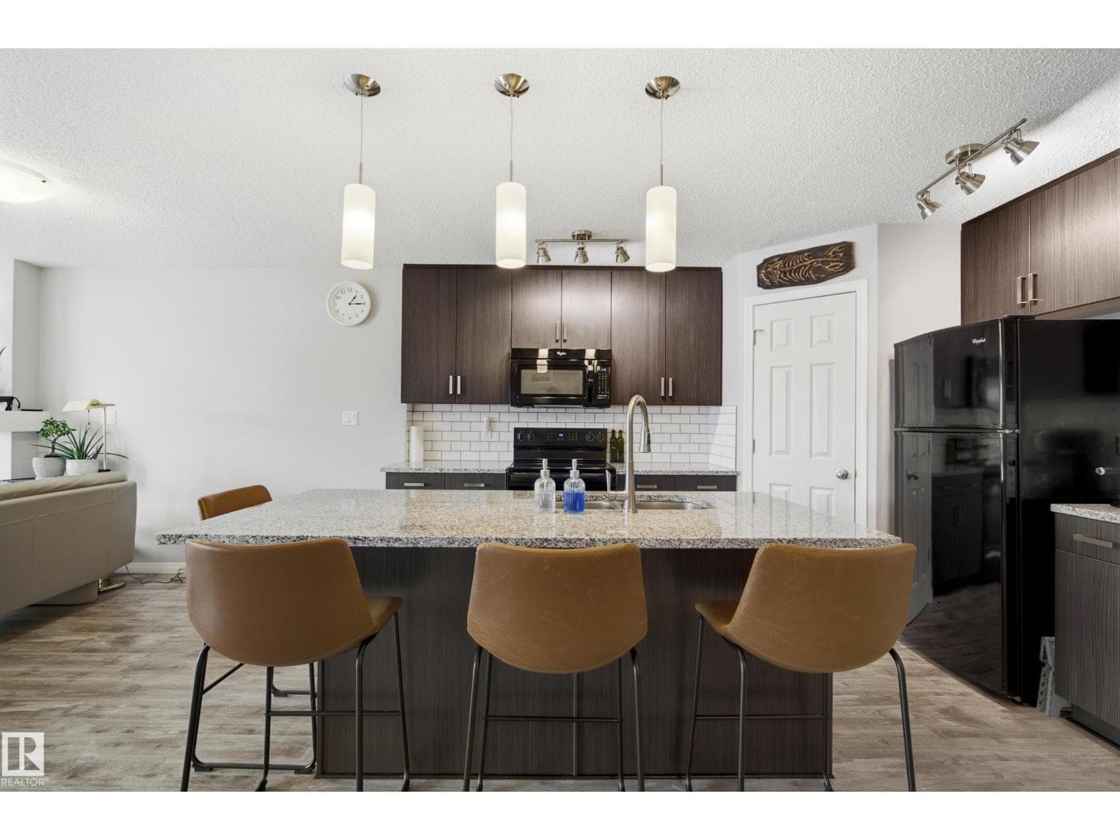 3805 POWELL WD SW