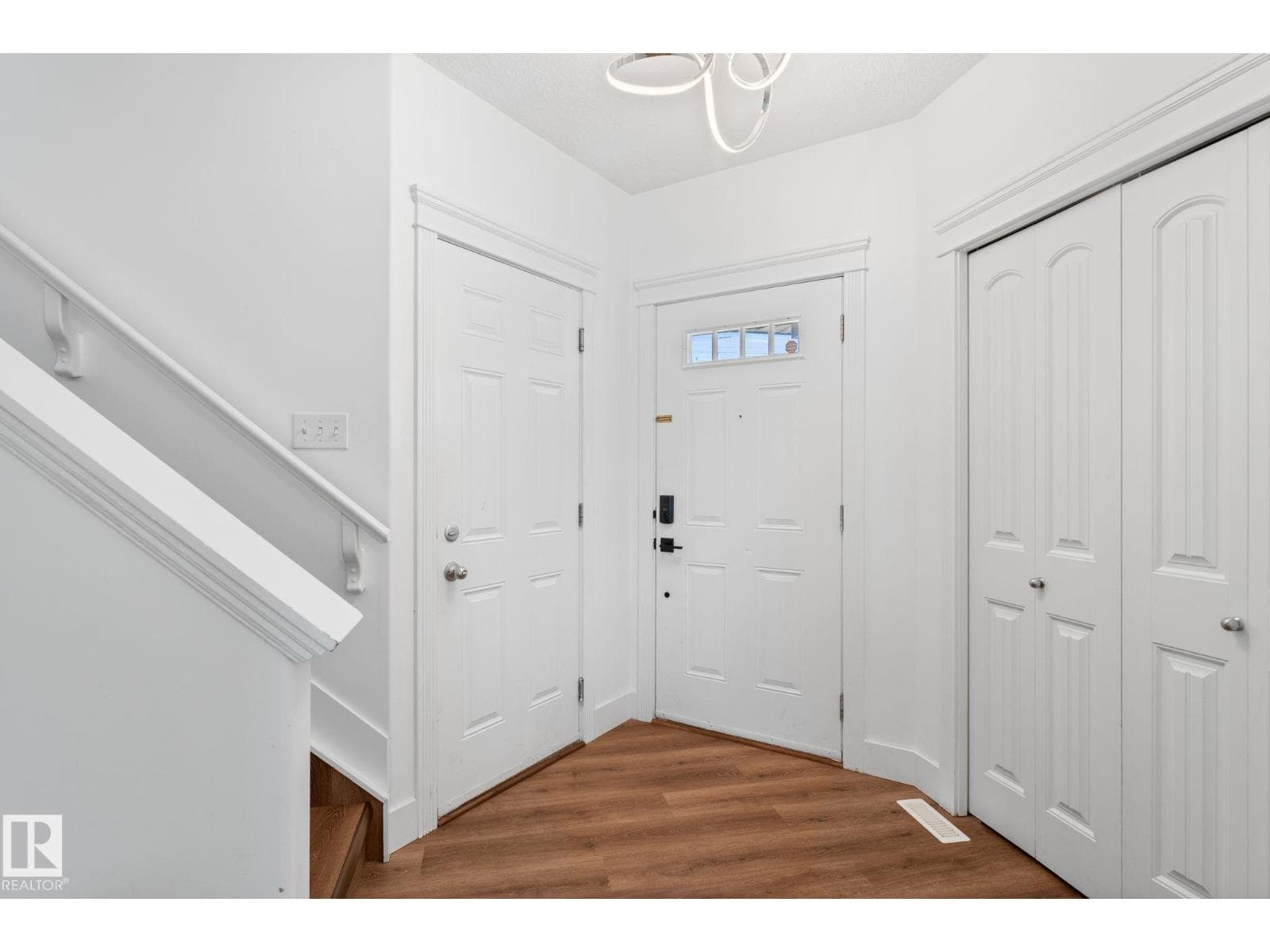 5964 164 AV NW — photo 3