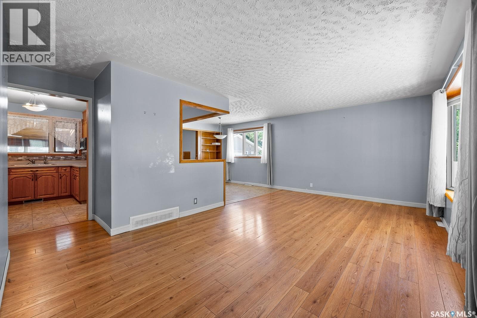621 20TH AVENUE E — photo 3