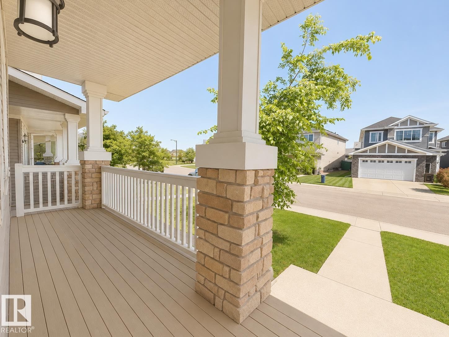 16464 15 AV SW — photo 3
