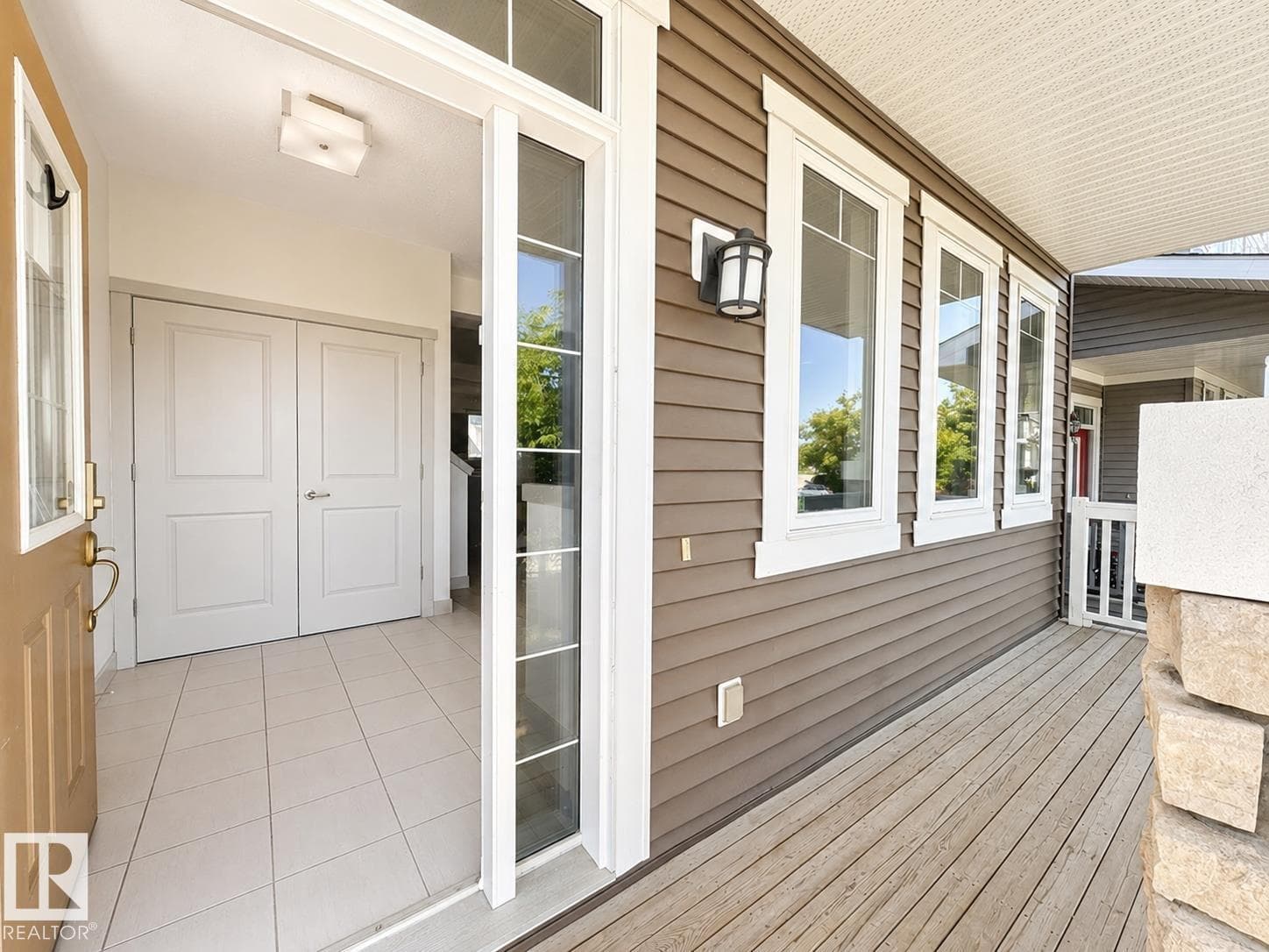 16464 15 AV SW — photo 4