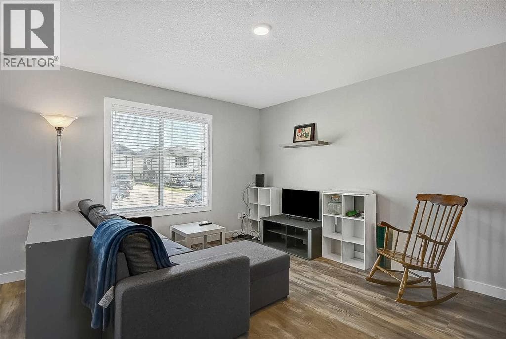 9519D 112 Avenue — photo 3