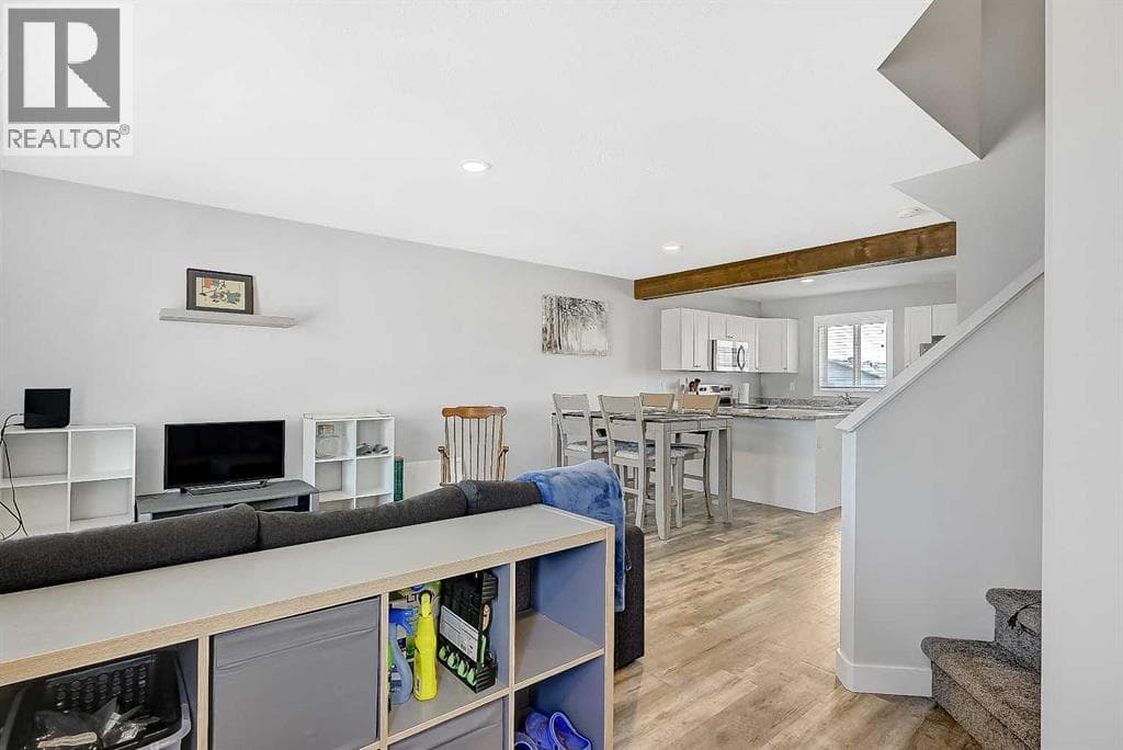 9519D 112 Avenue — photo 2