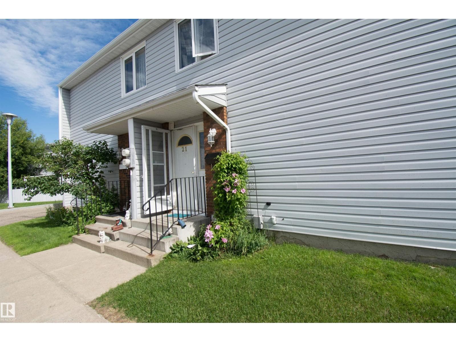 21 Amberly CO NW