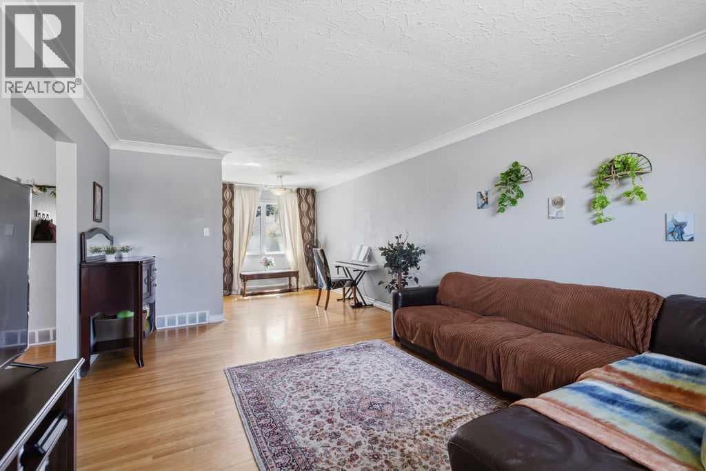 2808 19 Street NW — photo 4