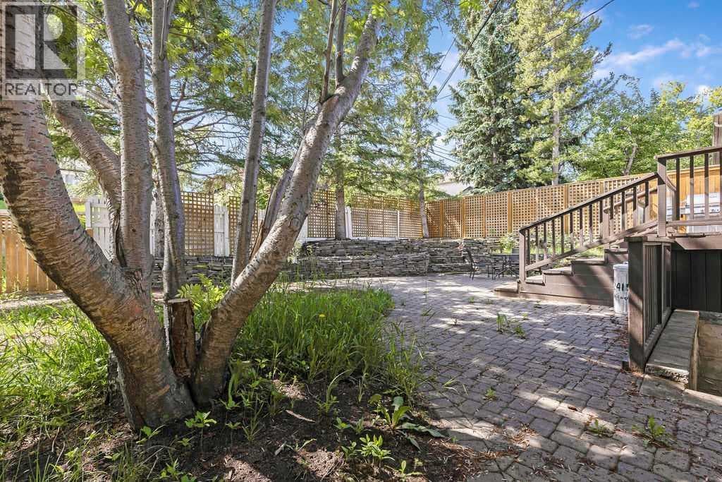 2415 Chicoutimi Drive NW — photo 2