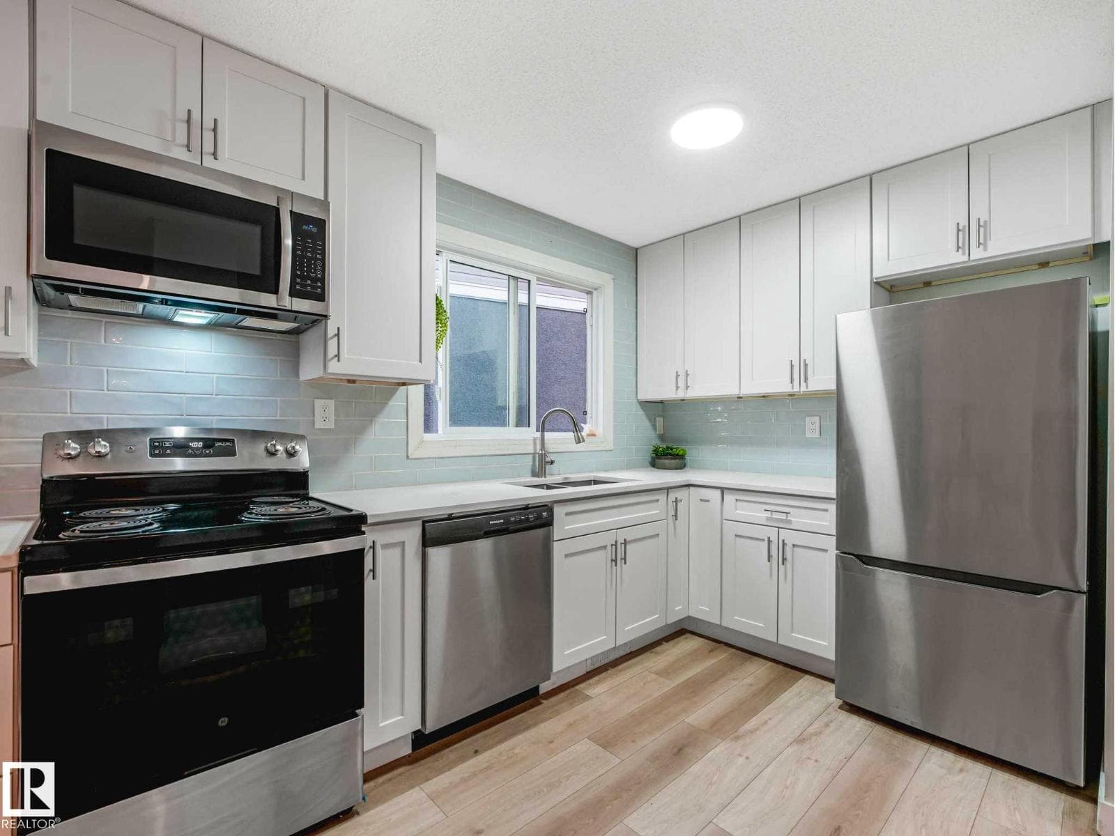 550 LAKEWOOD RD N NW — photo 2