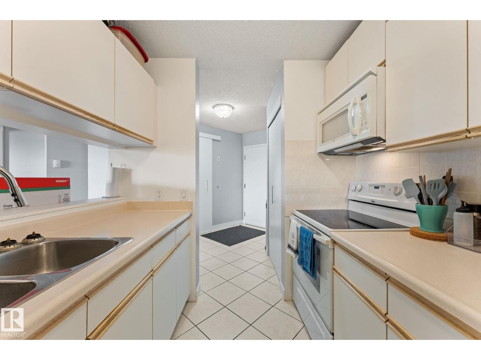 #208 6710 158 AV NW