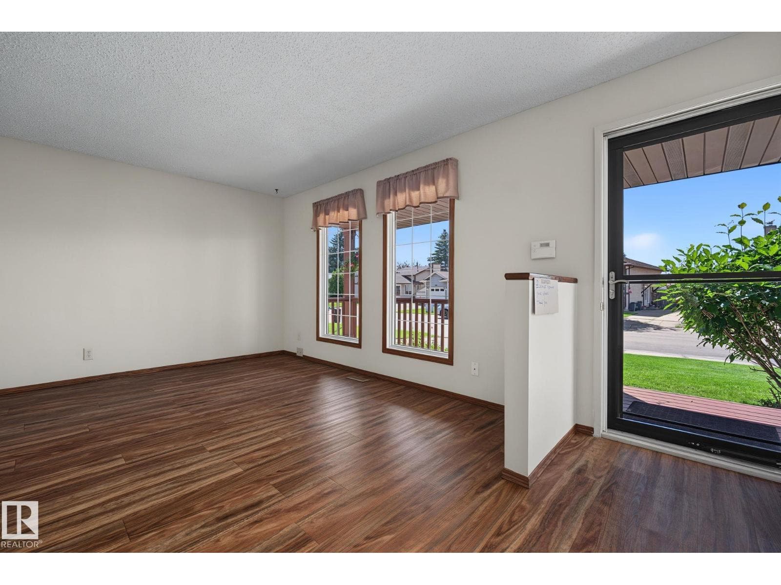 9516 173 AV NW — photo 5