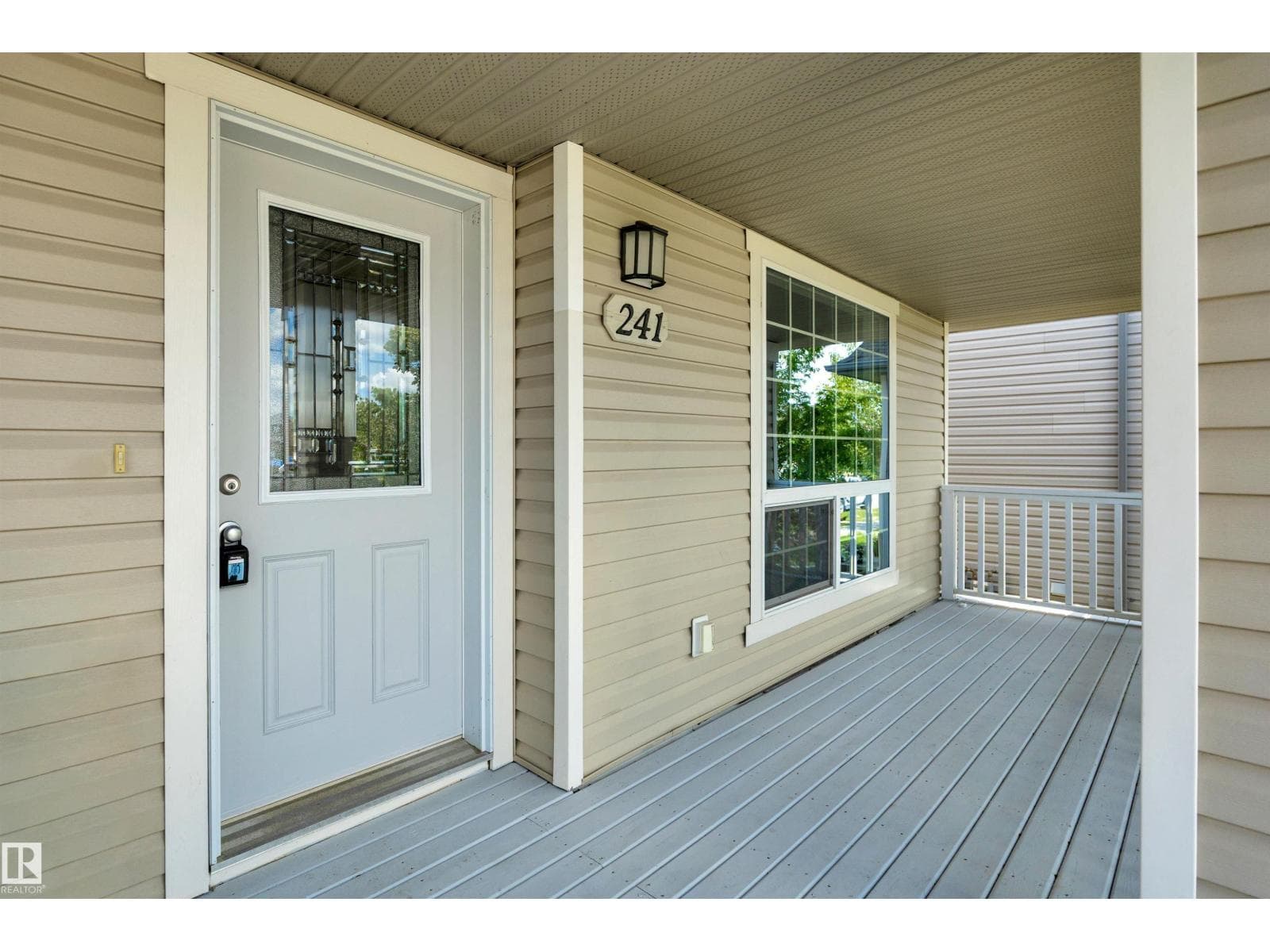 241 SOUTHWICK WY — photo 4