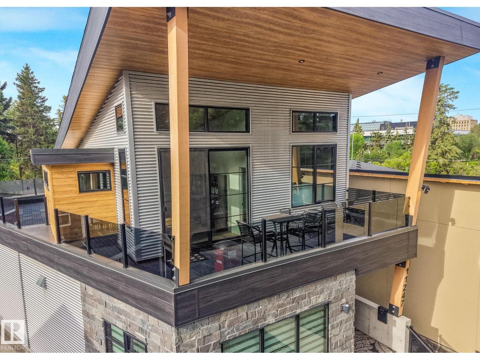 11247 71 AV NW — photo 3