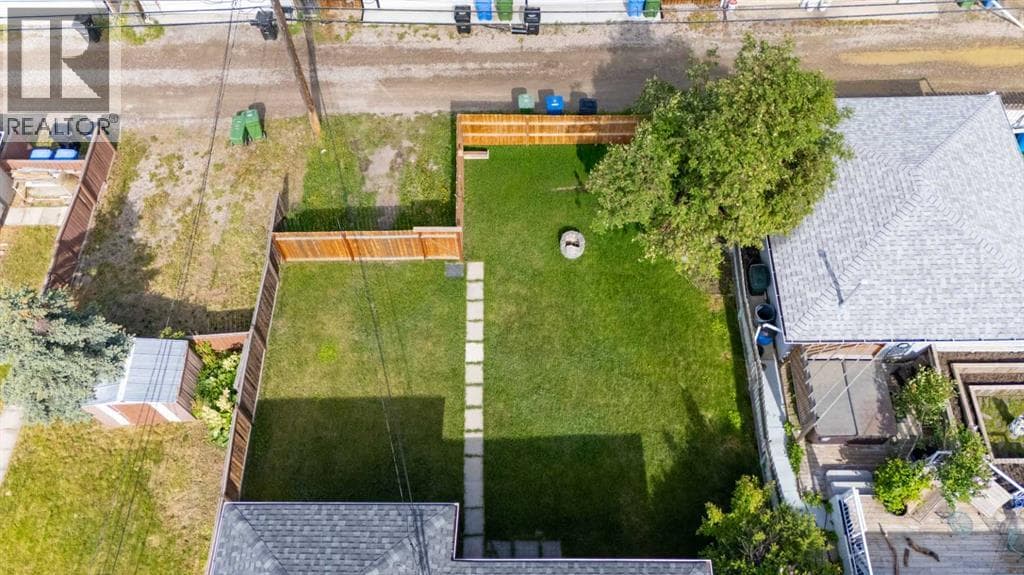 1410 42 Street SW — photo 3