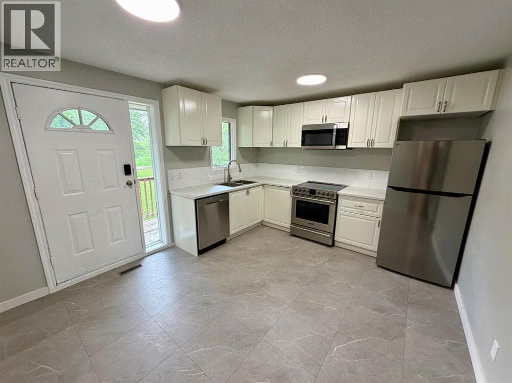 3593 54 Avenue Crescent — photo 3