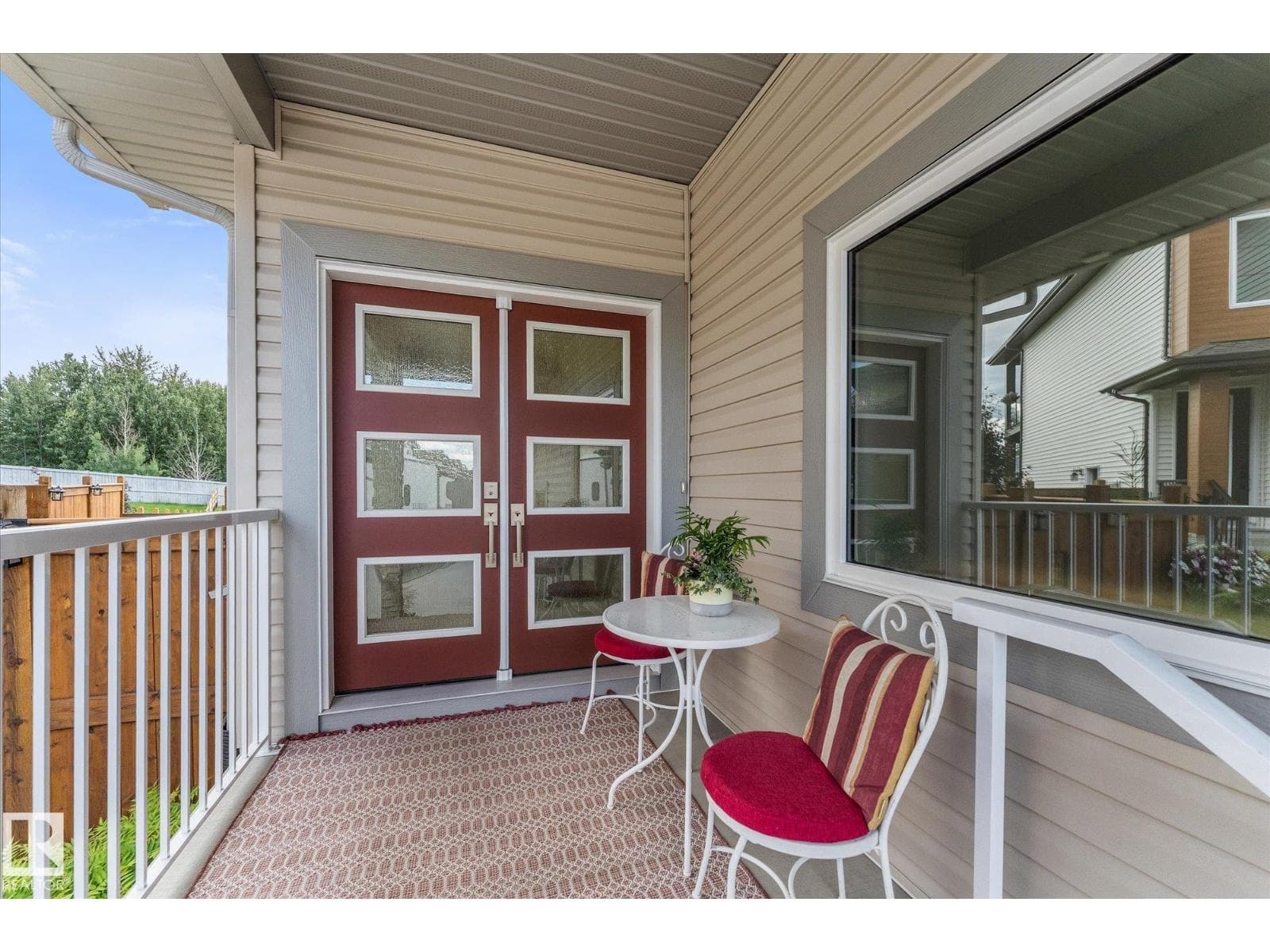 283 Silverstone CR — photo 2