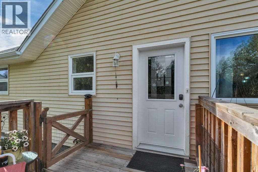 4520 36 Avenue — photo 5