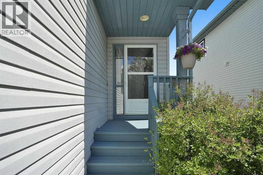 274 Somerside Park SW — photo 2