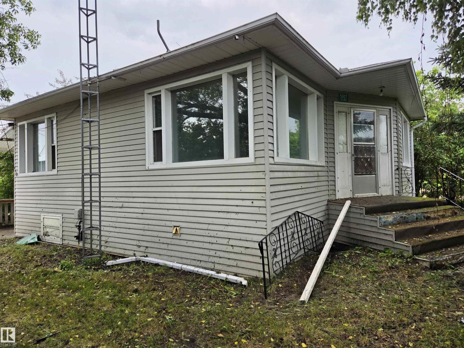 5007 51 AV — photo 2
