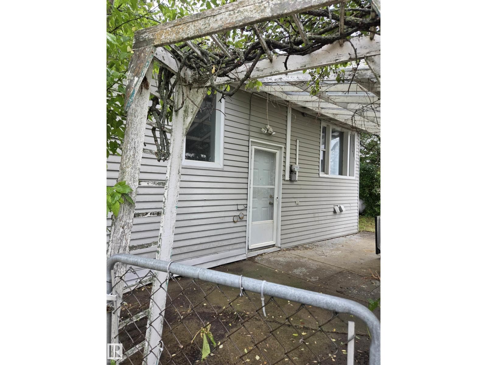 5007 51 AV — photo 3