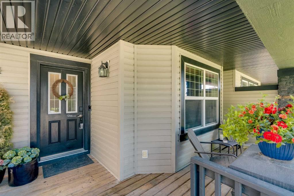 91 Panora Square NW — photo 3