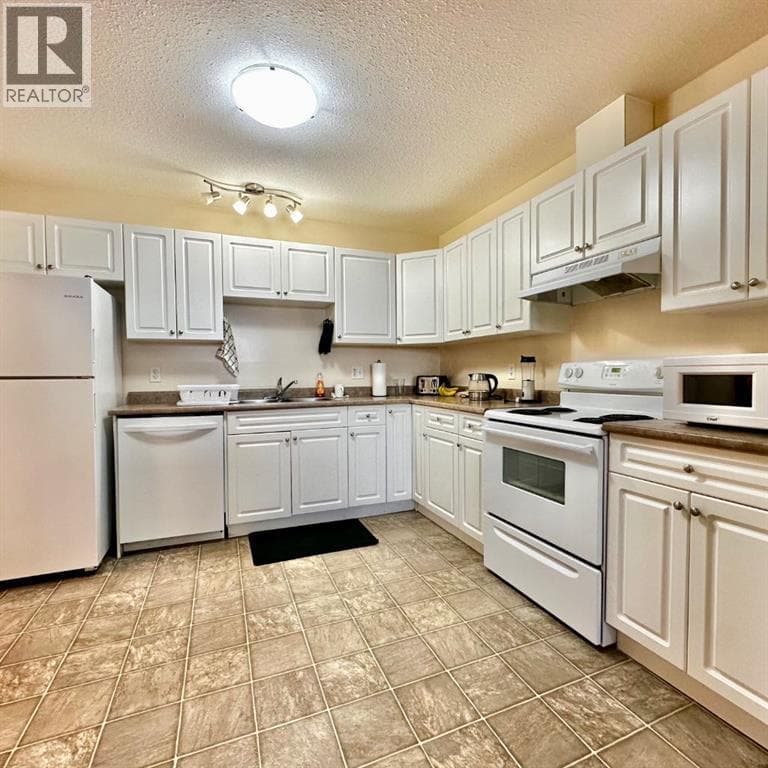 101, 9508 99 Street — photo 2