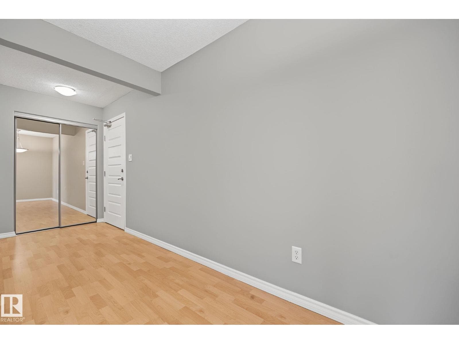 #102 646 MCALLISTER LO SW SW — photo 4