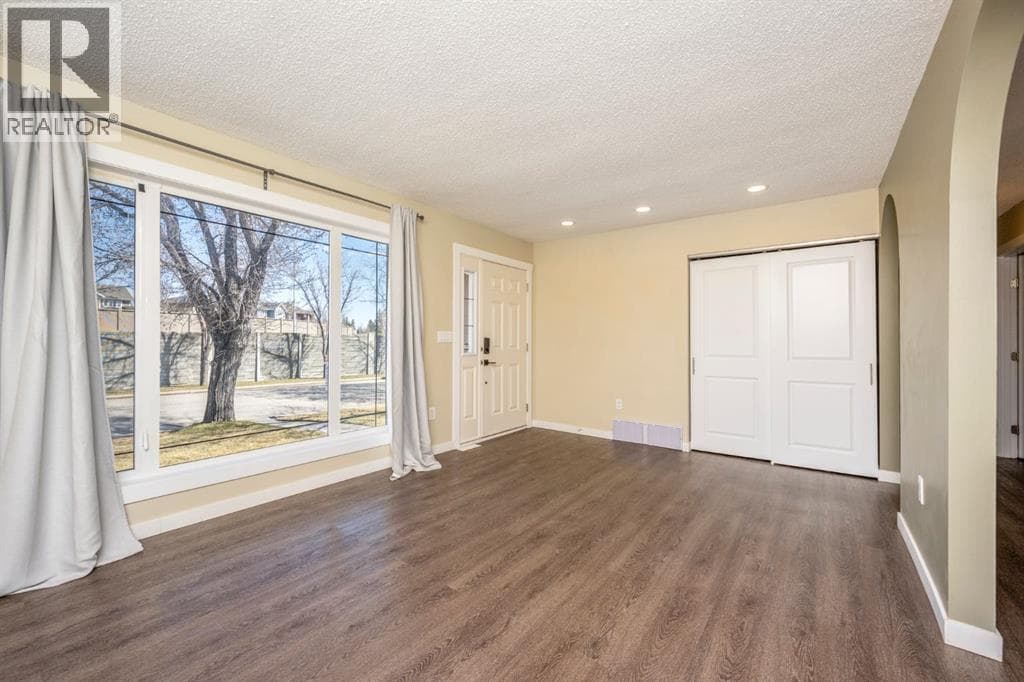 6031 Lacombe Way SW — photo 2