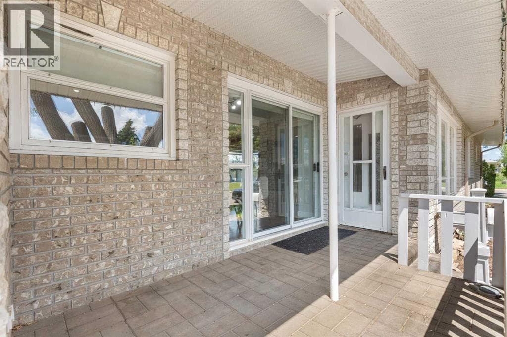 890 Hargrave Way NW — photo 4