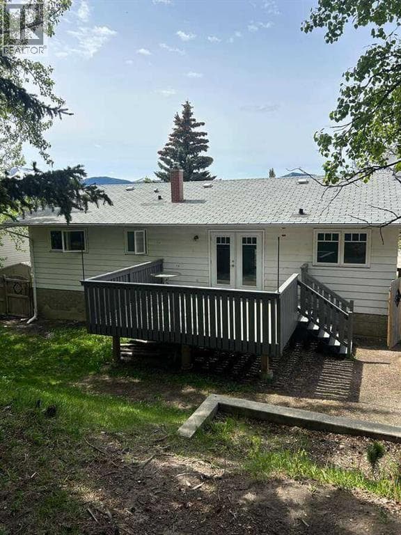 10629 104 Avenue — photo 3