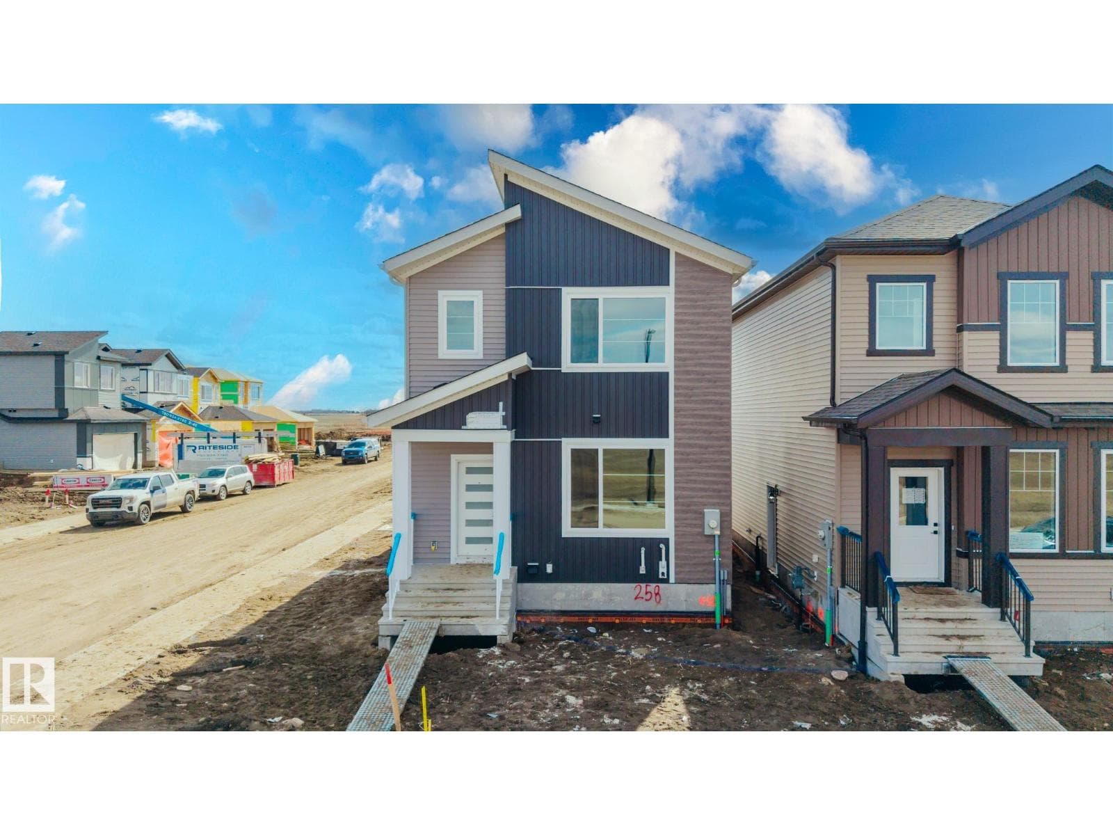 258 Black stone DR — photo 2
