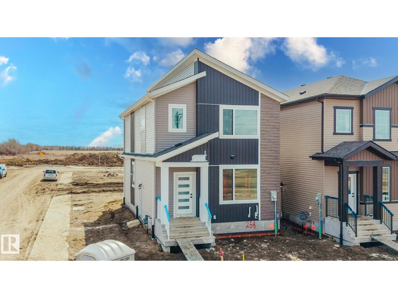 258 Black stone DR