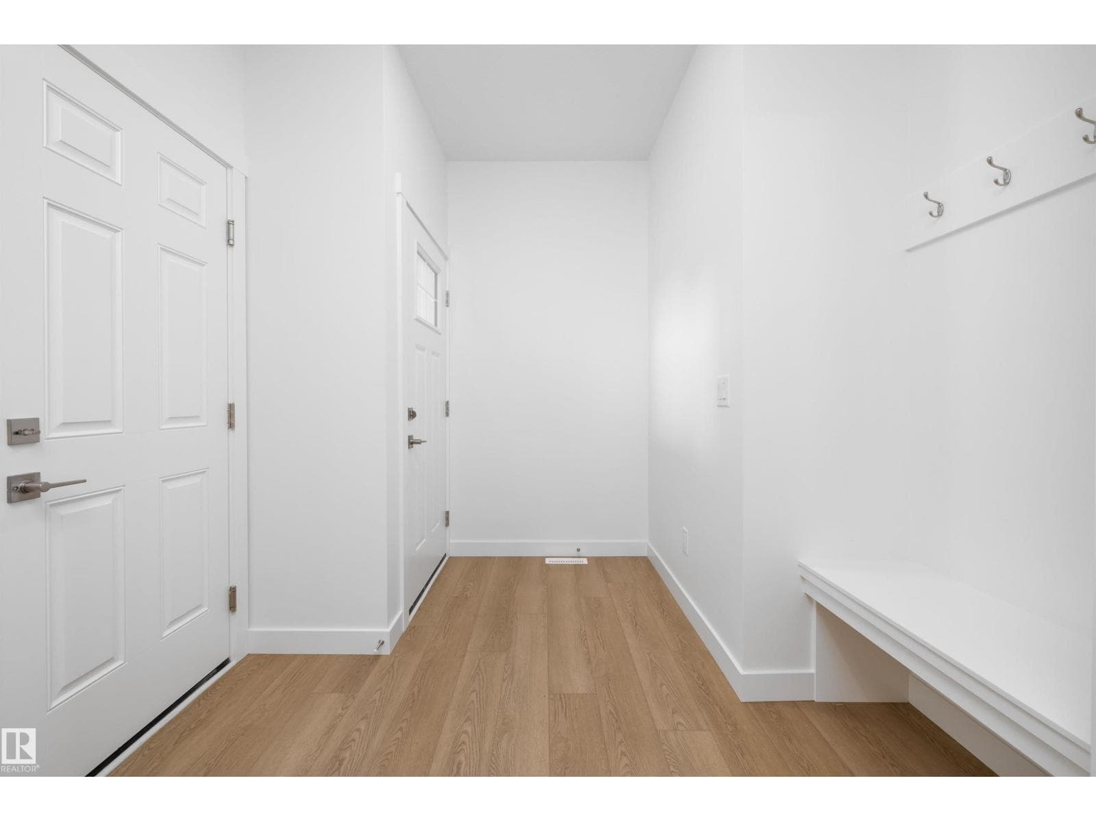 8632 183 AV NW — photo 3