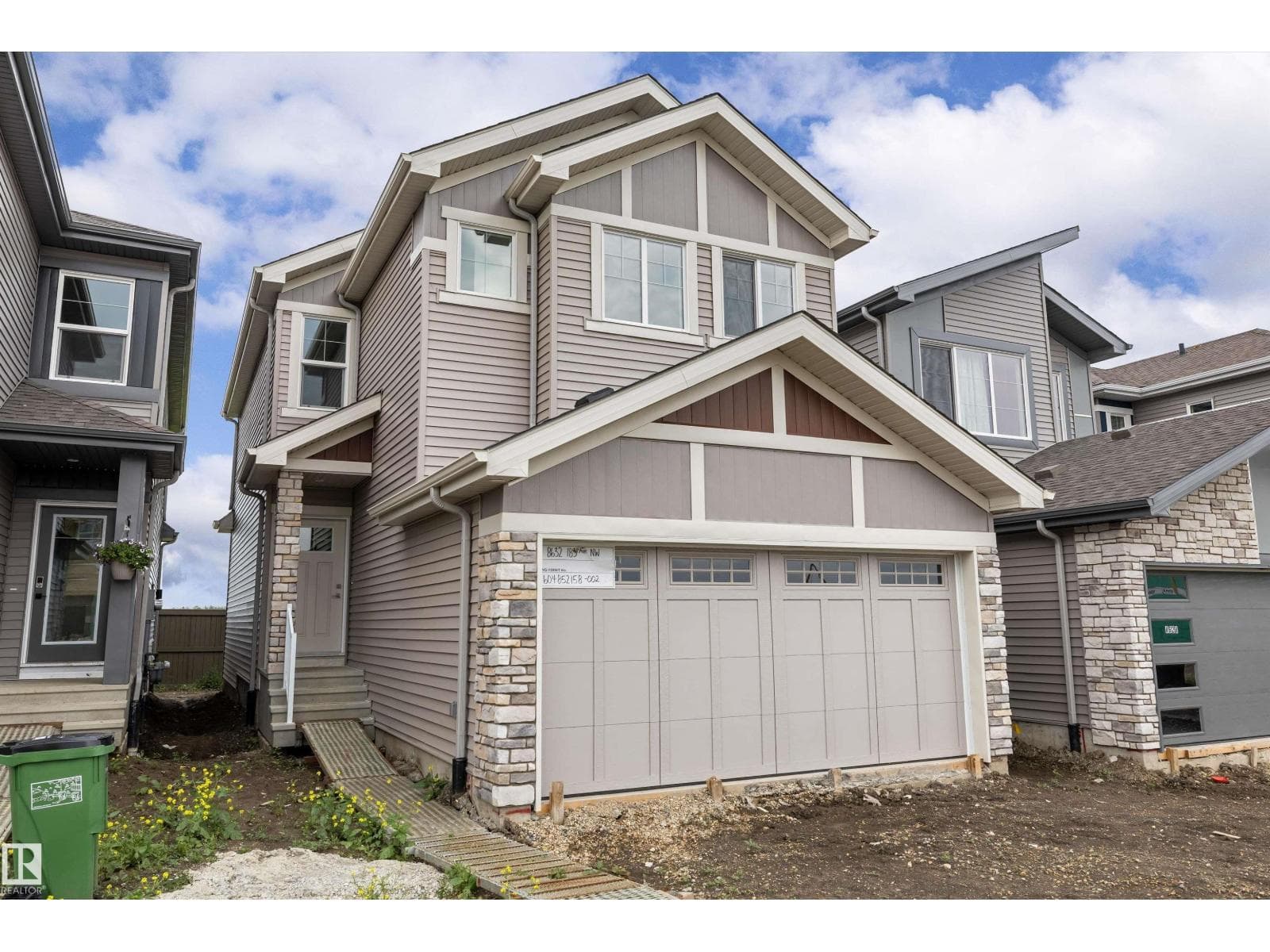 8632 183 AV NW — photo 2